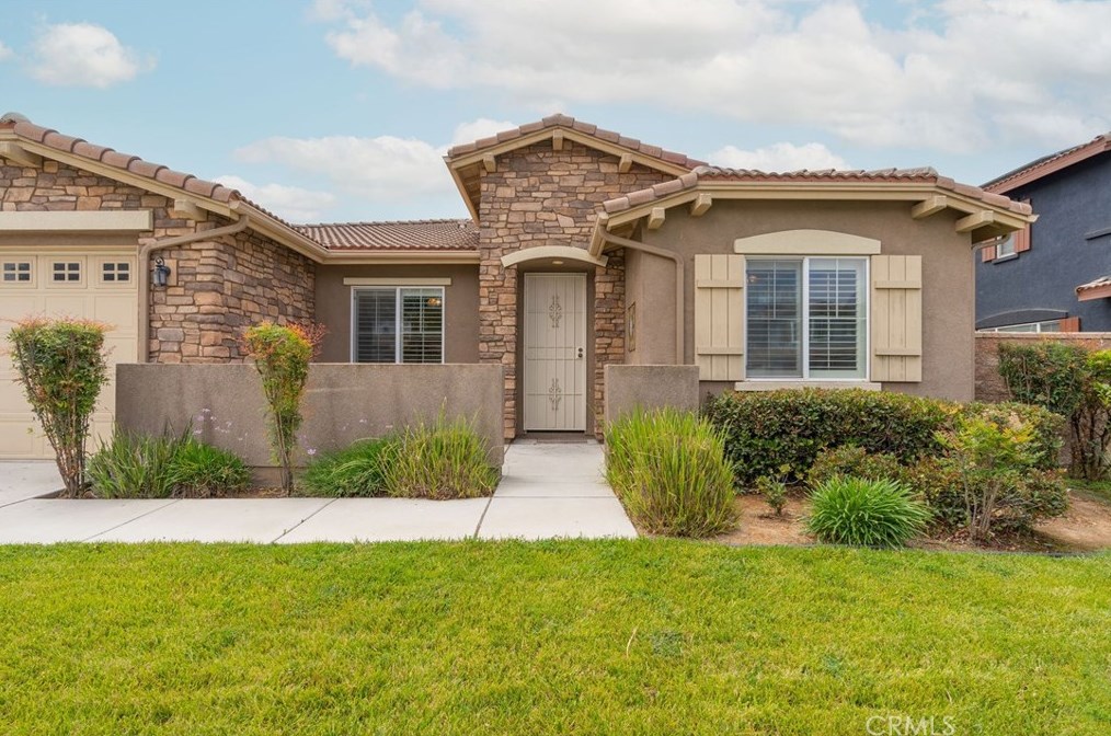 4455 Trotter Dr, Hemet, CA 92545-7315
