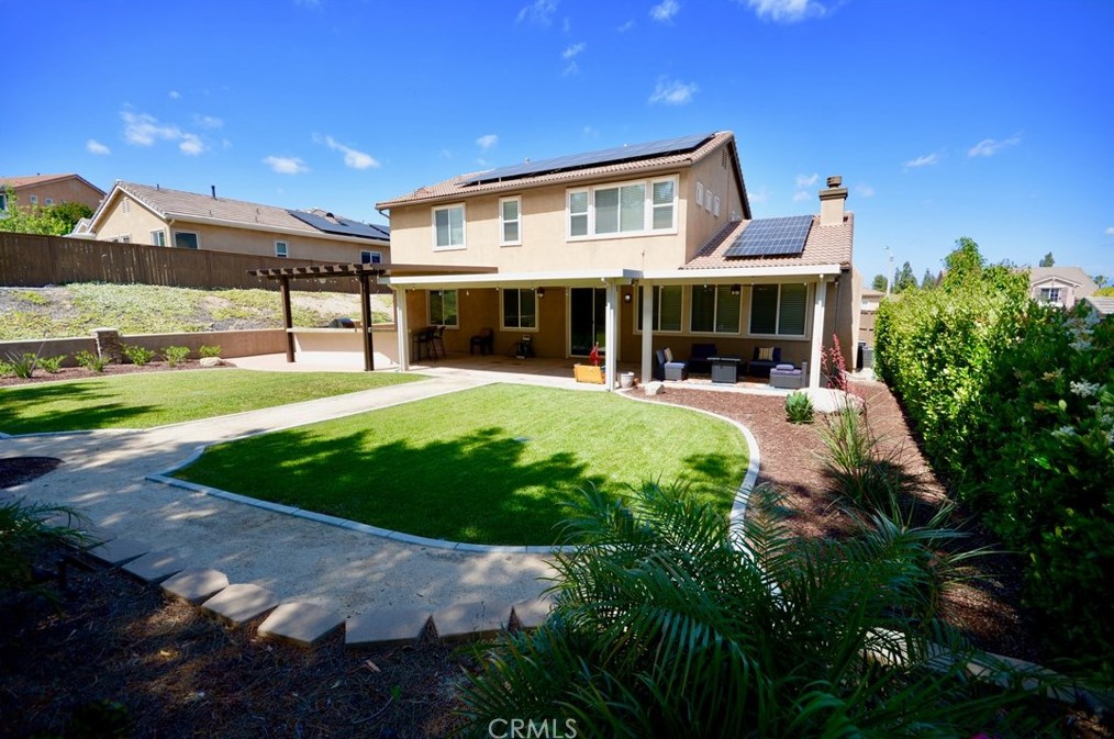 41523 Grand View Dr, Murrieta CA  92562-2251 exterior