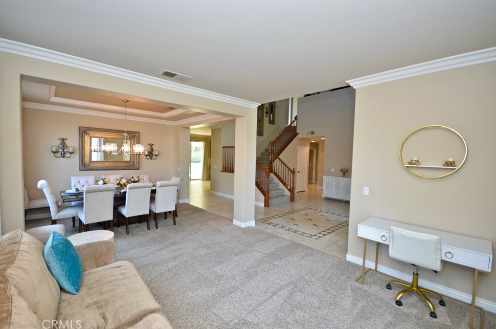 41523 Grand View Dr, Murrieta CA  92562-2251 exterior