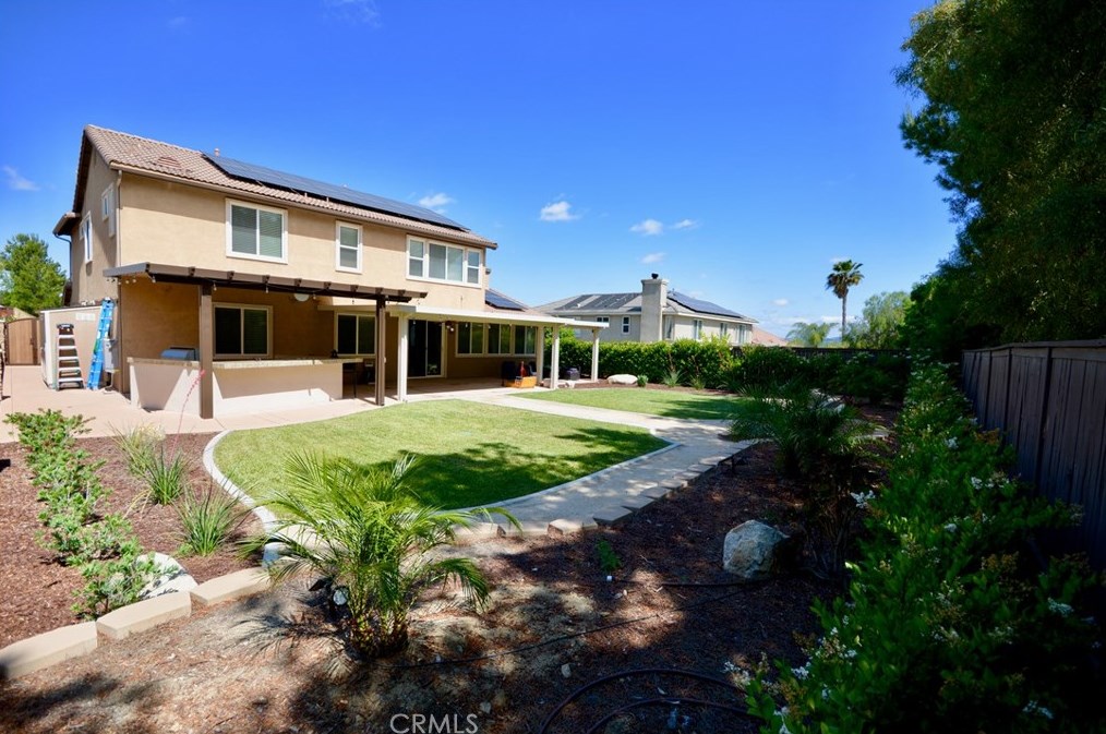 41523 Grand View Dr, Murrieta CA  92562-2251 exterior