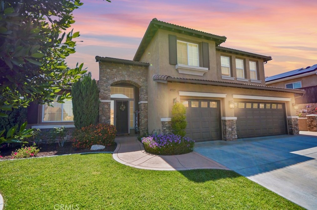 41523 Grand View Dr, Murrieta CA  92562-2251 exterior