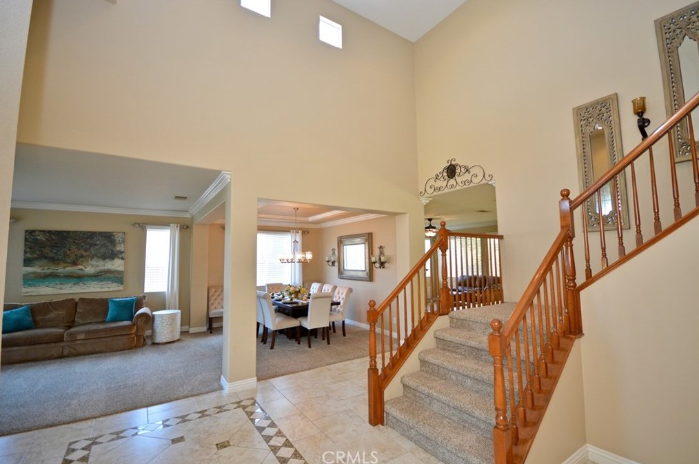 41523 Grand View Dr, Murrieta CA  92562-2251 exterior