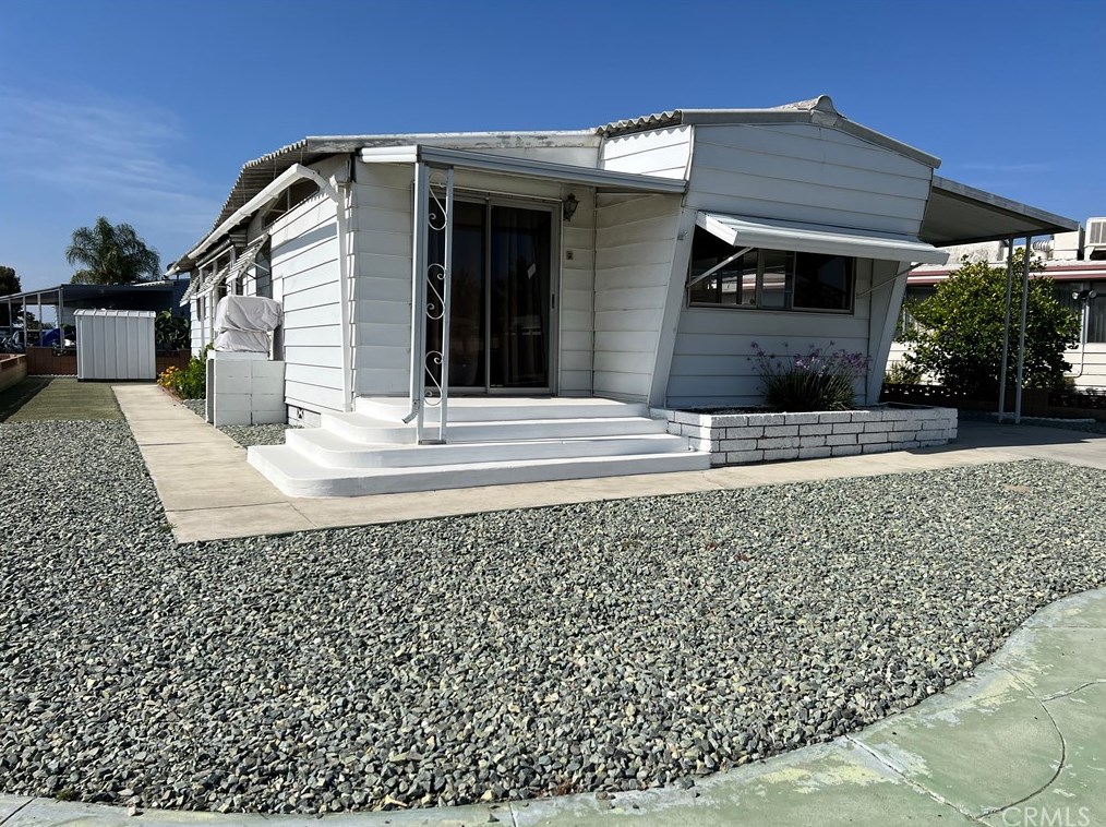 914 W Johnston Ave, Hemet, CA 92543