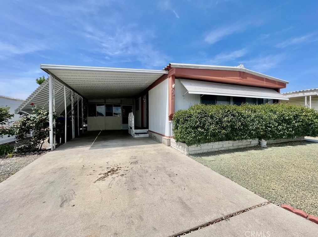 820 San Pablo Dr, Hemet, CA 92543-6925