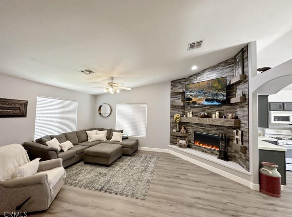 811 Yucca Dr, Blythe, CA 92225-1347