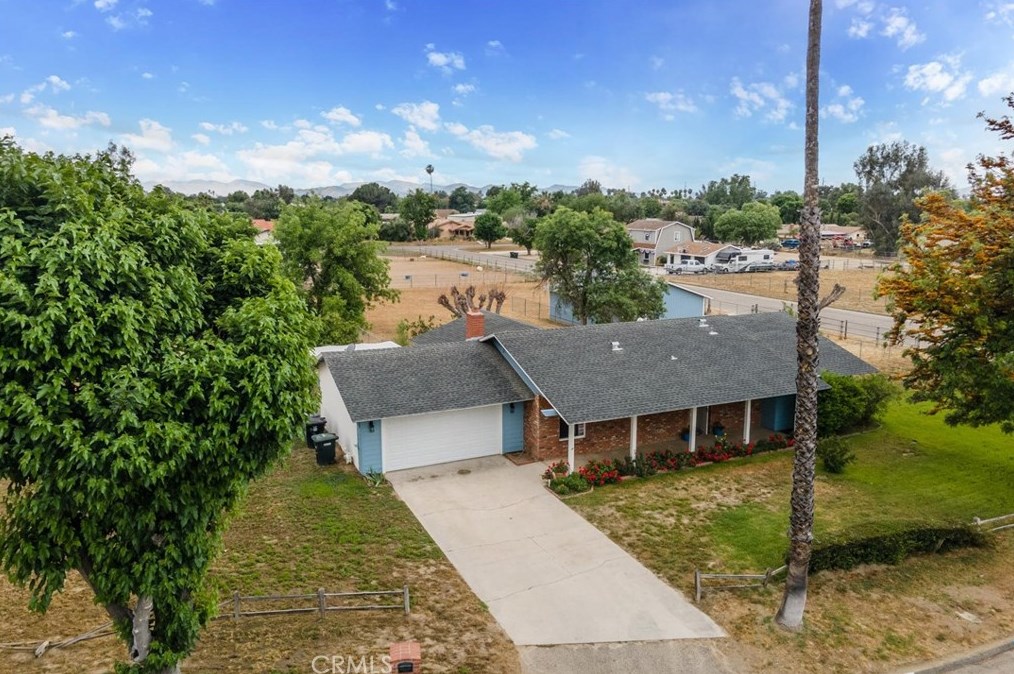 1383 Clydesdale Ct, Hemet, CA 92543-1362