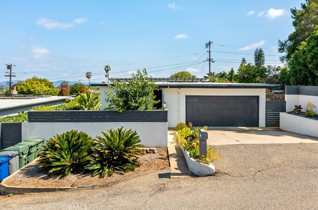 720 Fig St, Fallbrook, CA 92028-2824