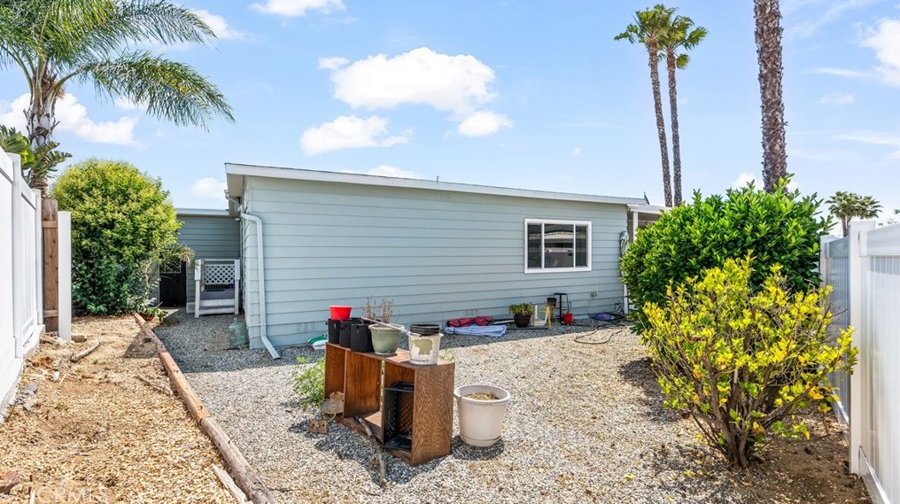 38080 Calle Clavel, Murrieta CA  92563-5643 exterior