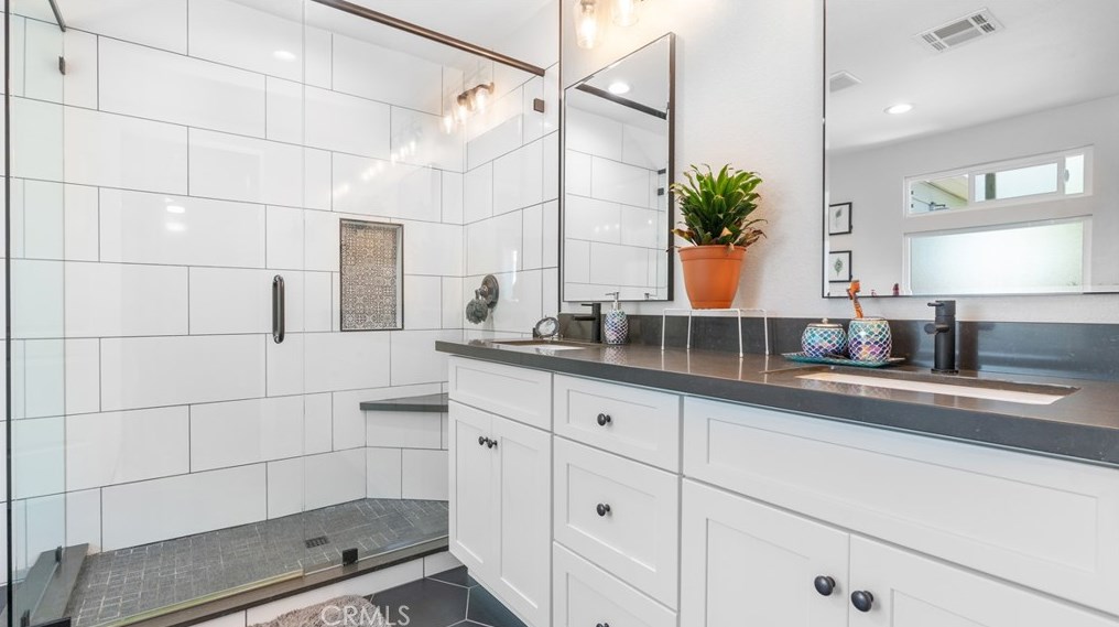 38080 Calle Clavel, Murrieta CA  92563-5643 exterior