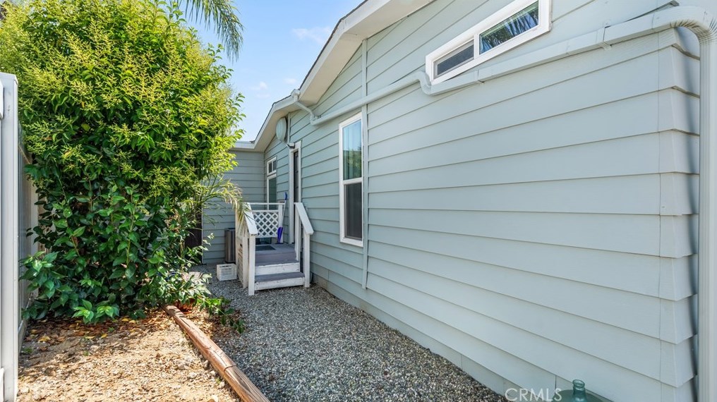 38080 Calle Clavel, Murrieta CA  92563-5643 exterior