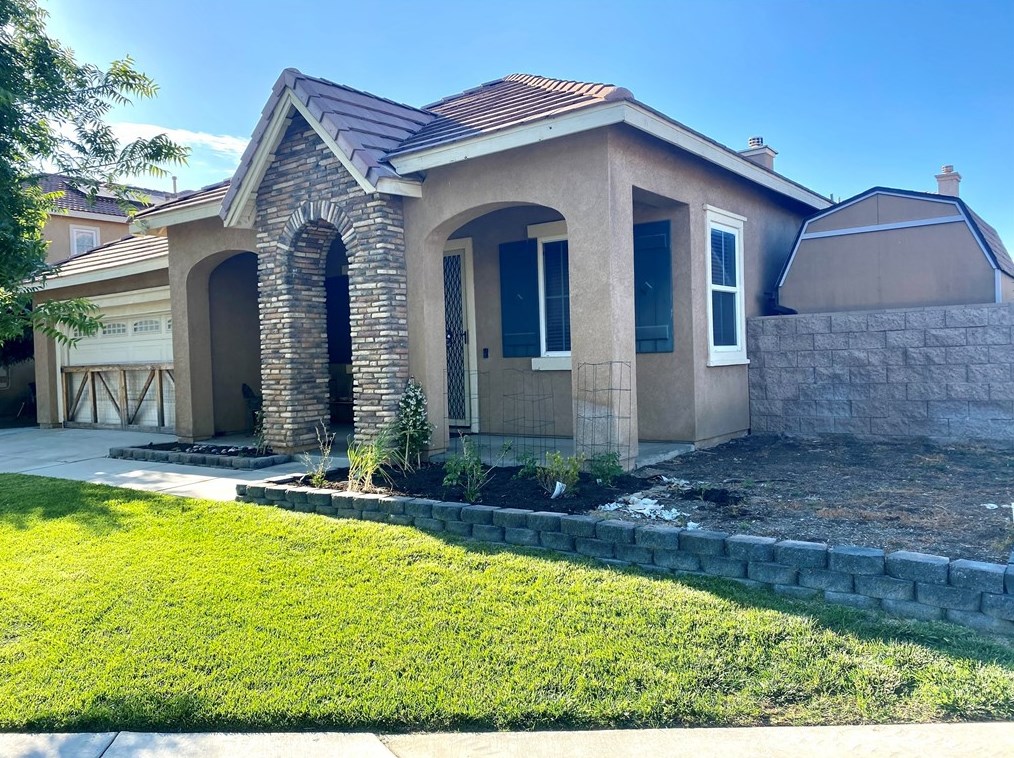 4570 Cove St, Hemet, CA 92545-8954