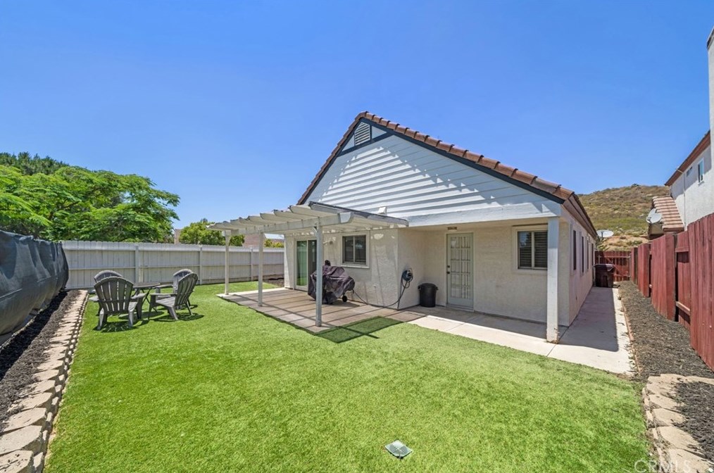 24091 Five Tribes Trl, Murrieta CA  92562-4629 exterior