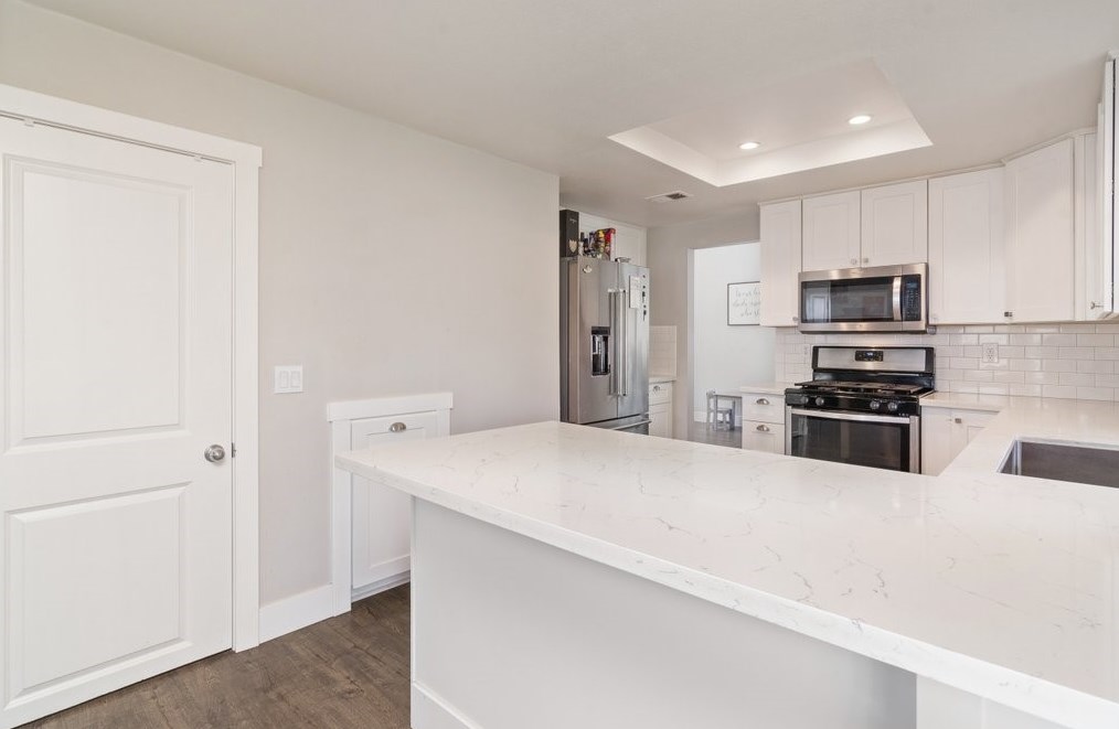 39940 Stacy Ct, Murrieta CA  92563-5396 exterior