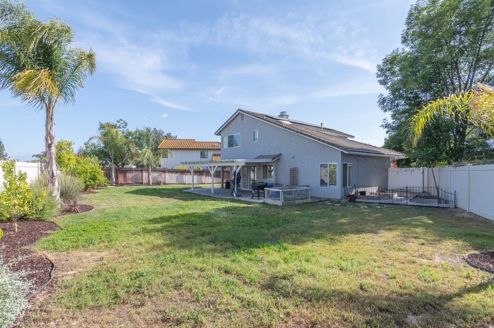 39940 Stacy Ct, Murrieta CA  92563-5396 exterior