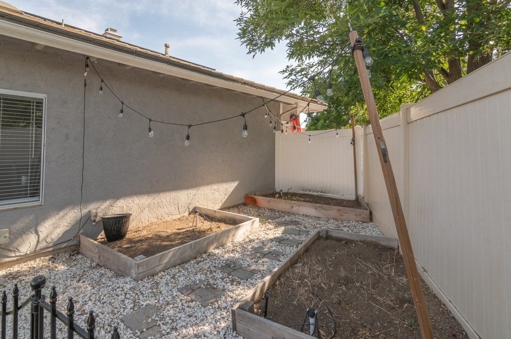 39940 Stacy Ct, Murrieta CA  92563-5396 exterior