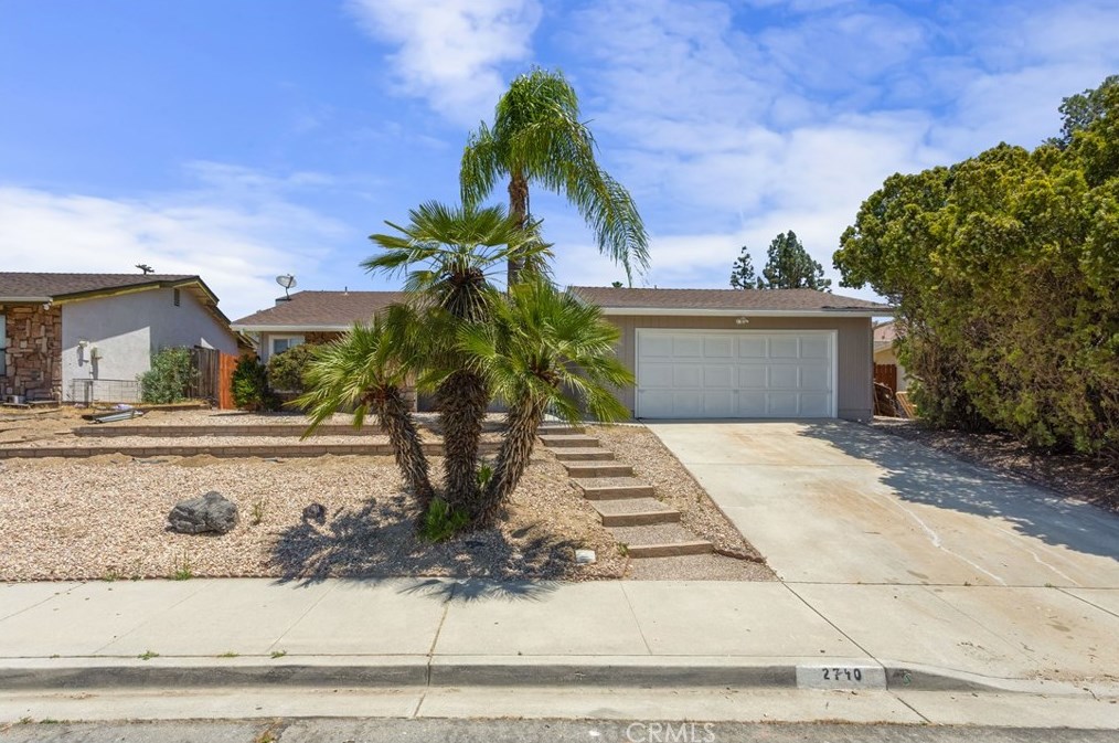 2740 Grand Teton Ave, Hemet, CA 92544-3296