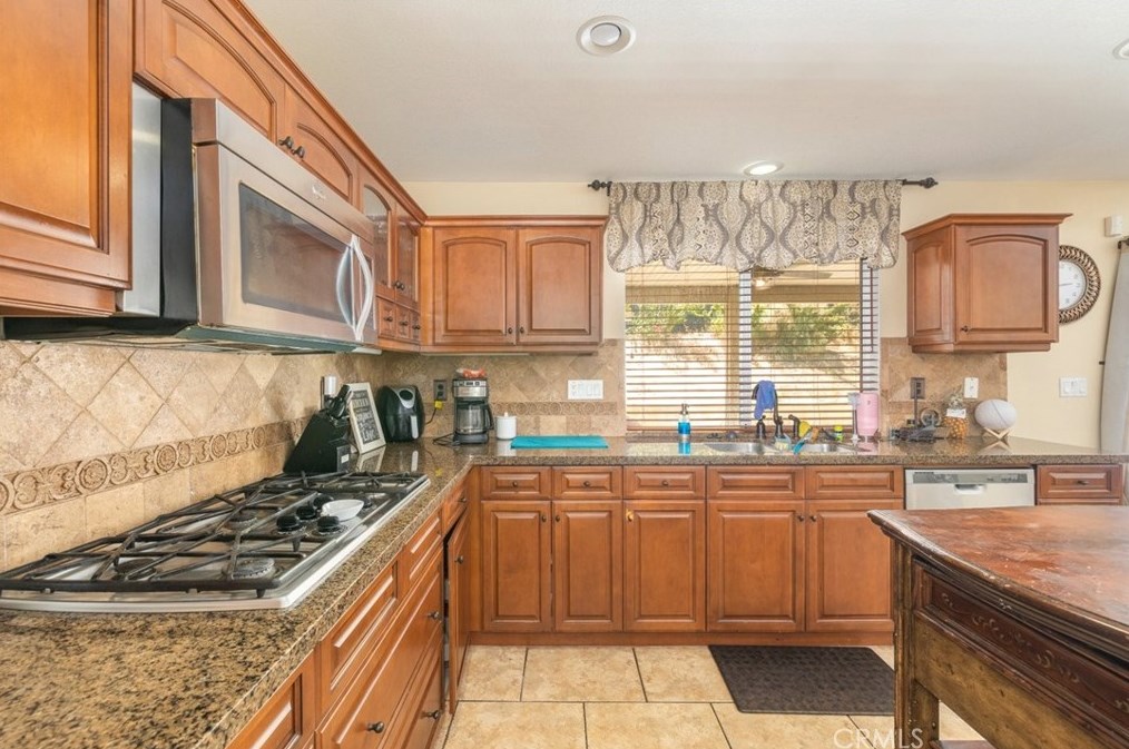 35689 Yellowstone St, Winchester CA  92596-8767 exterior