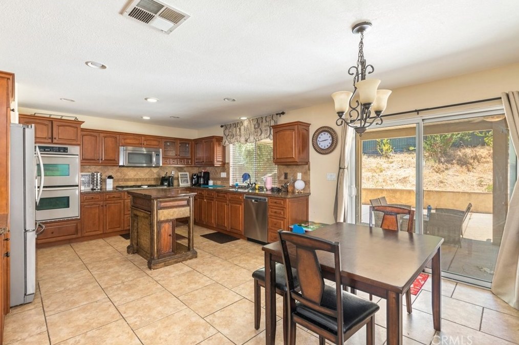 35689 Yellowstone St, Winchester CA  92596-8767 exterior