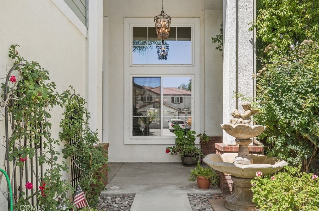 23470 Sycamore Crk Ave, Murrieta CA 92562-6303 exterior