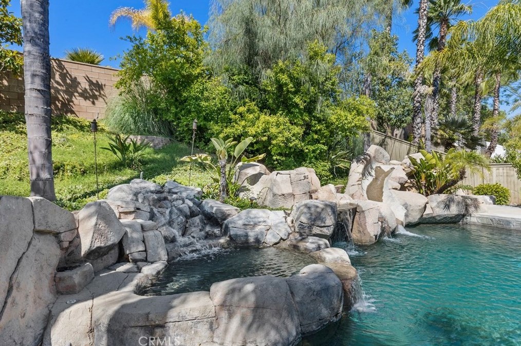 23470 Sycamore Crk Ave, Murrieta CA 92562-6303 exterior