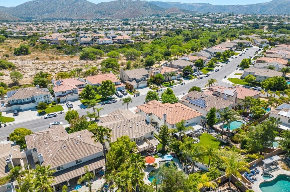 23470 Sycamore Crk Ave, Murrieta CA 92562-6303 exterior