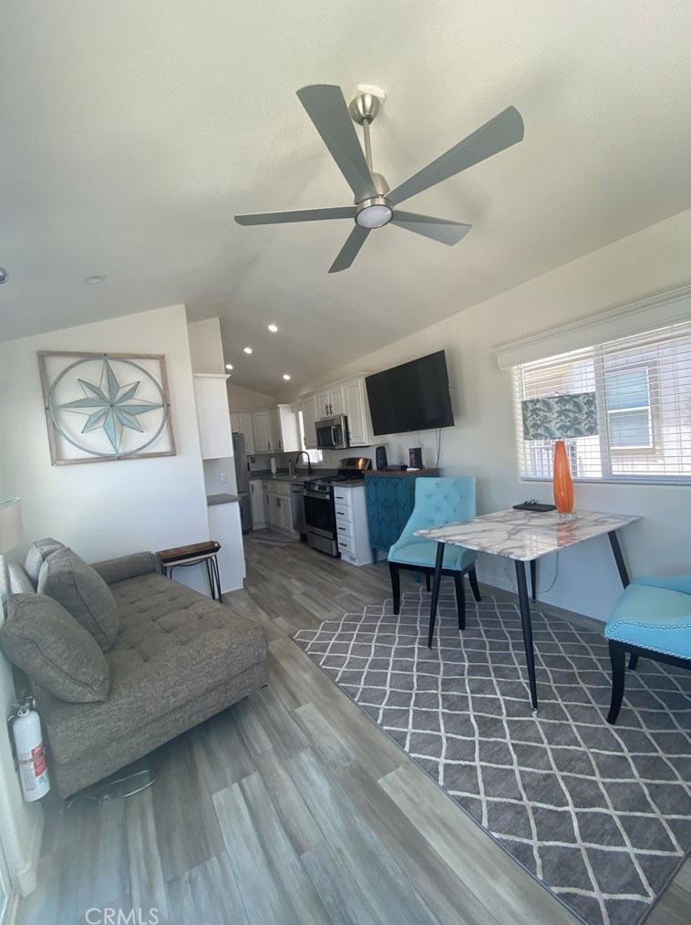 1295 S Cawston Ave #377, Hemet, CA 92545