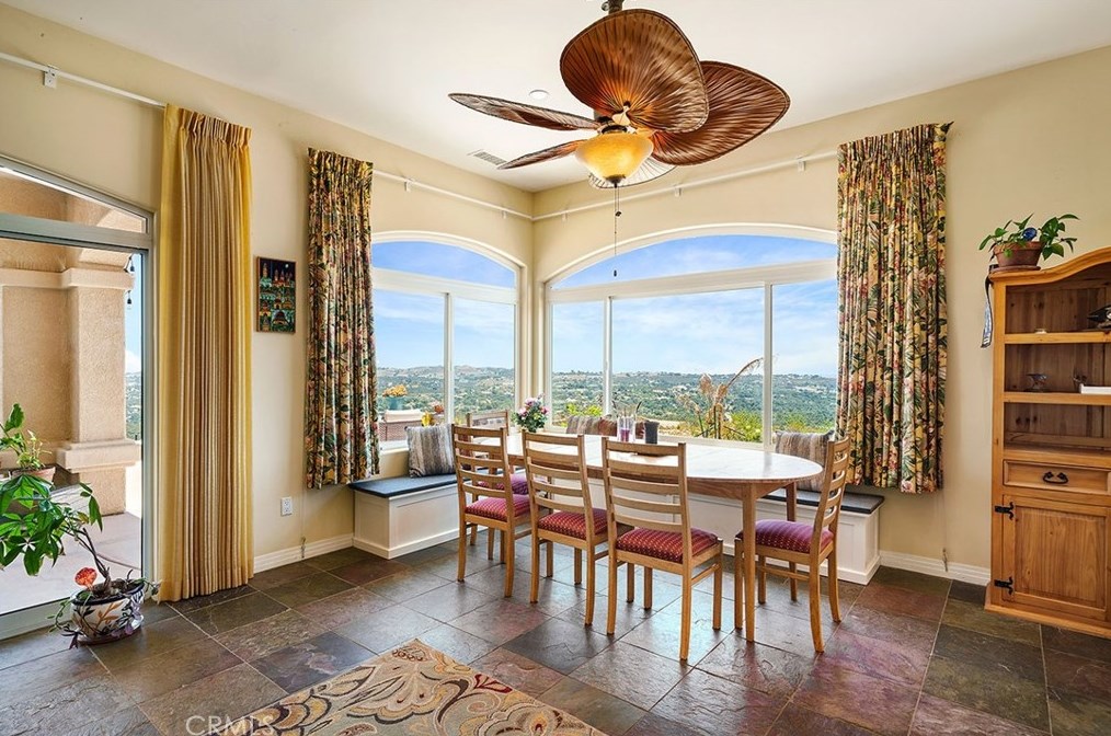 17554 Calle Huerto, Murrieta CA  92562-8745 exterior