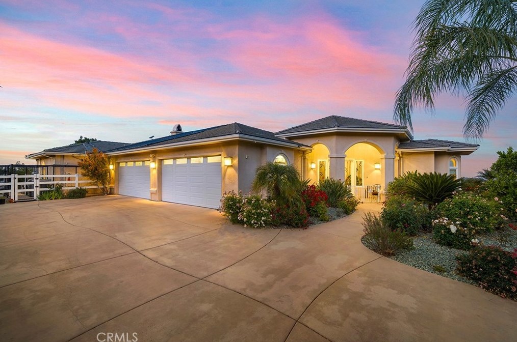 17554 Calle Huerto, Murrieta CA  92562-8745 exterior