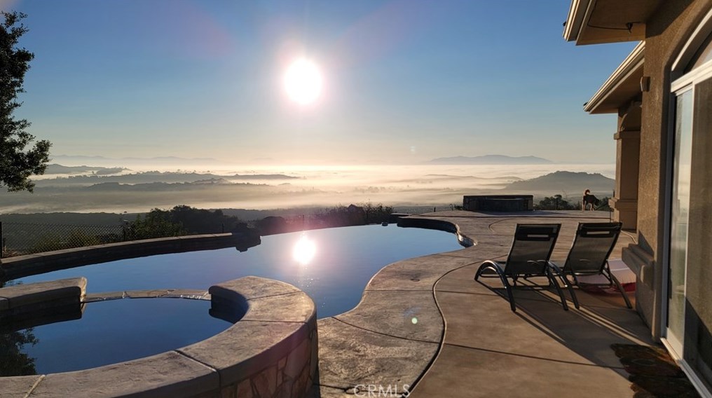 17554 Calle Huerto, Murrieta CA  92562-8745 exterior