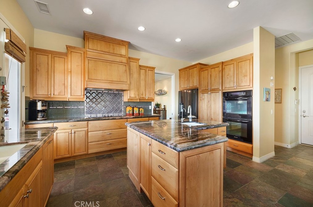 17554 Calle Huerto, Murrieta CA  92562-8745 exterior