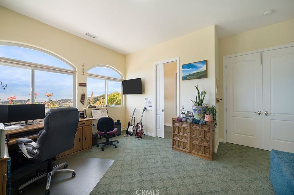 17554 Calle Huerto, Murrieta CA  92562-8745 exterior