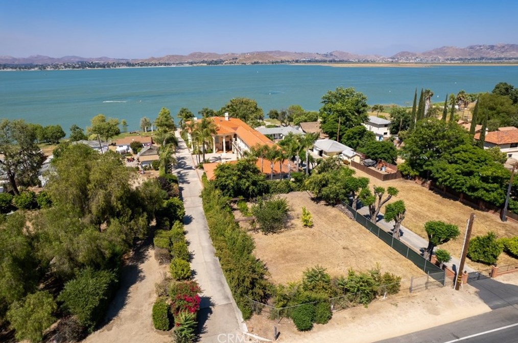 17210 Grand Ave, Lake Elsinore, CA 92530