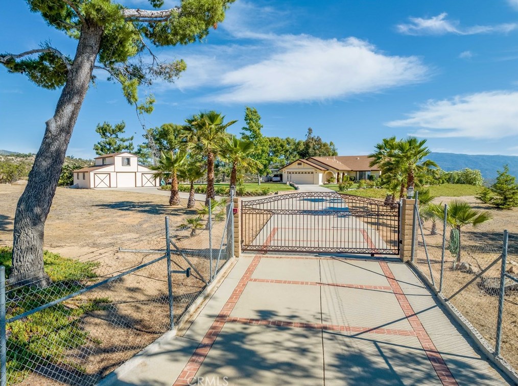 43625 Sorensen Rd, Aguanga, CA 92536-9758