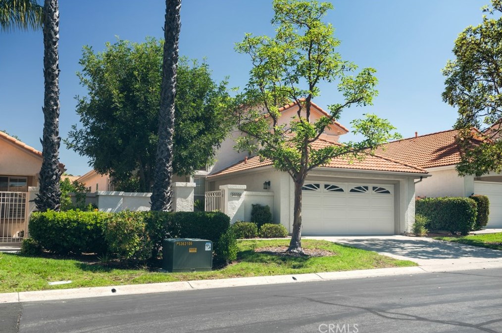 24086 Via Helena, Murrieta, CA 92562-3561