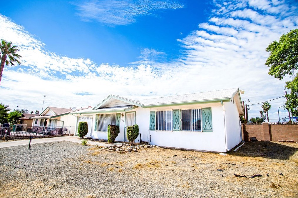 516 Onyx Ave, Hemet, CA 92543-7814
