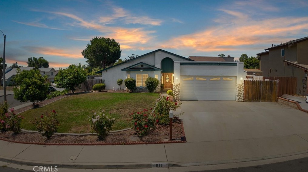 911 Centurion Pl, Escondido, CA 92026-2314