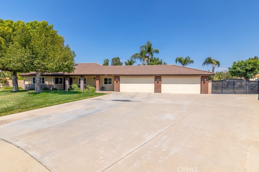 4680 Beeshou Way, Hemet, CA 92544-3304