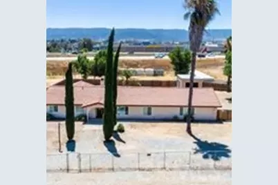 25189 Monroe Avenue, Murrieta, CA 92562 - Photo 2