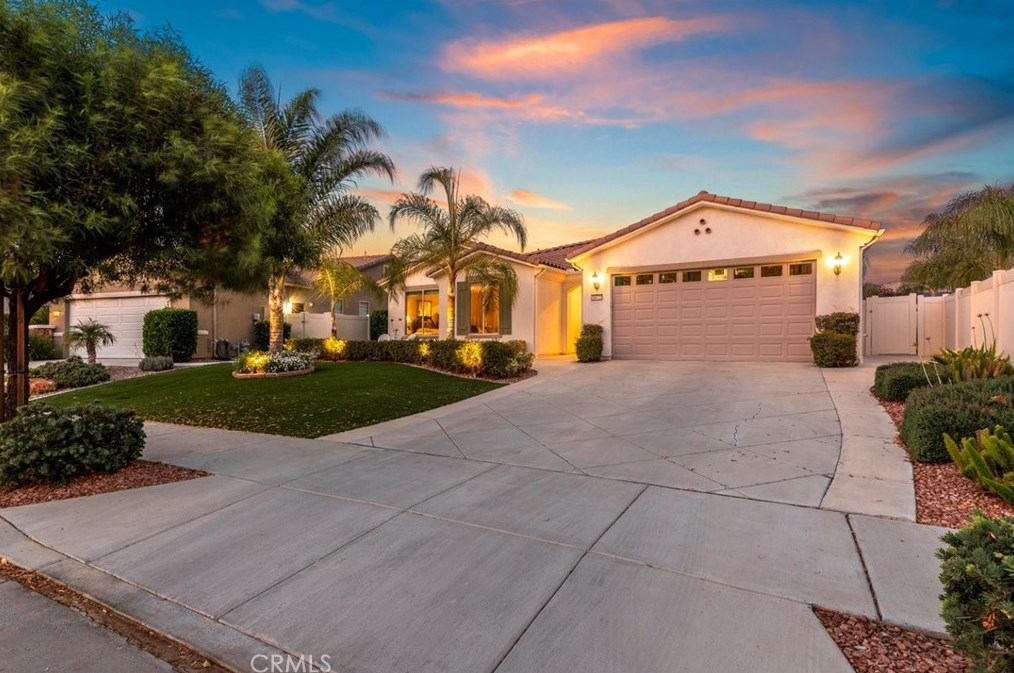 1672 Paseo Diamante, Hemet, CA 92545-5400