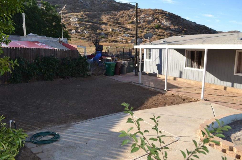 32044 Mtn, Homeland CA  92548 exterior