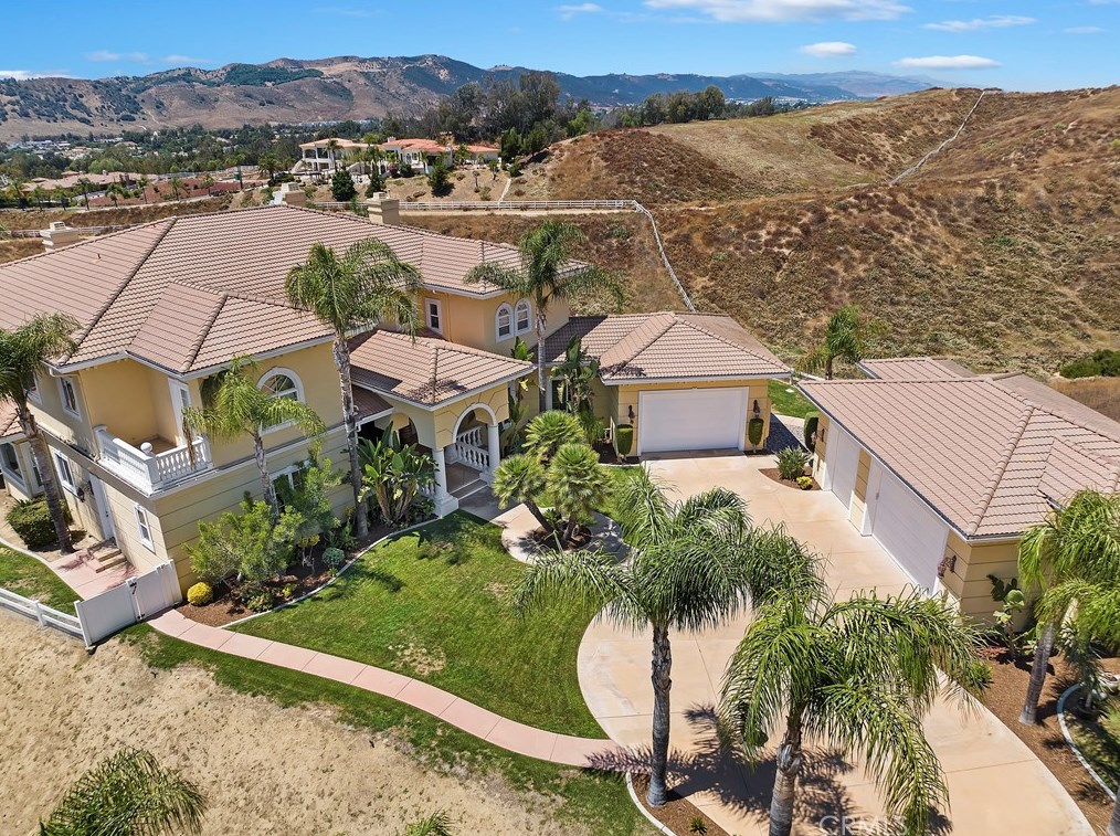 43877 Calle De Velardo, Temecula, CA 92592-2680