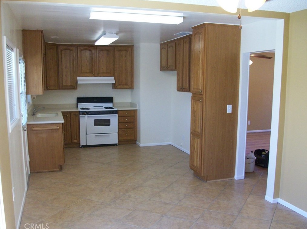 5415 Harvard St, Montclair, CA 91763