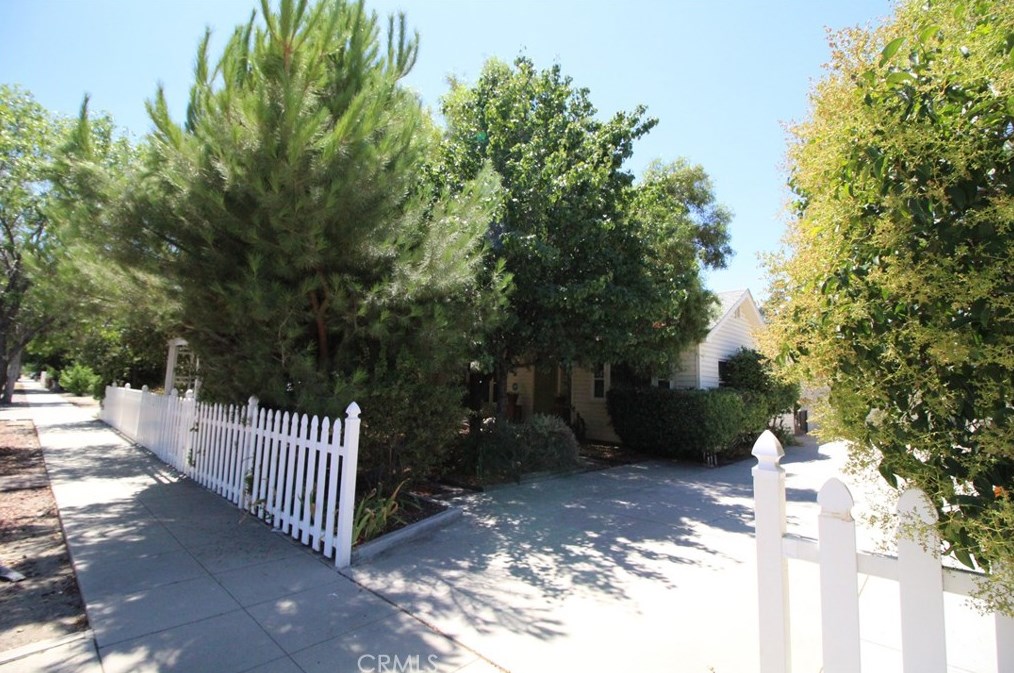 327 Carmalita St, Hemet, CA 92543-5941