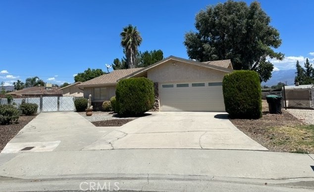 704 Lorraine Ln, Hemet, CA 92543-7036
