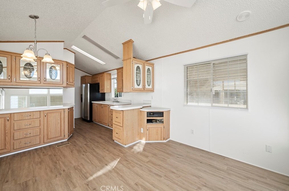 1295 S Cawston Ave #11, Hemet, CA 92545