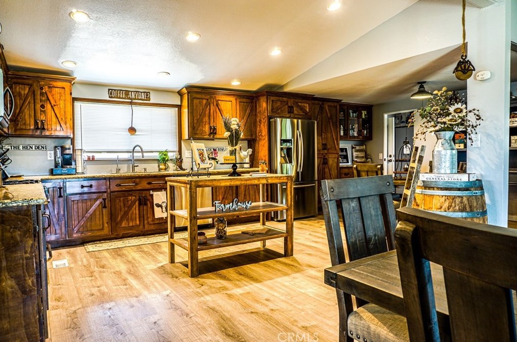 33121 Christine Ln, Winchester, CA 92596