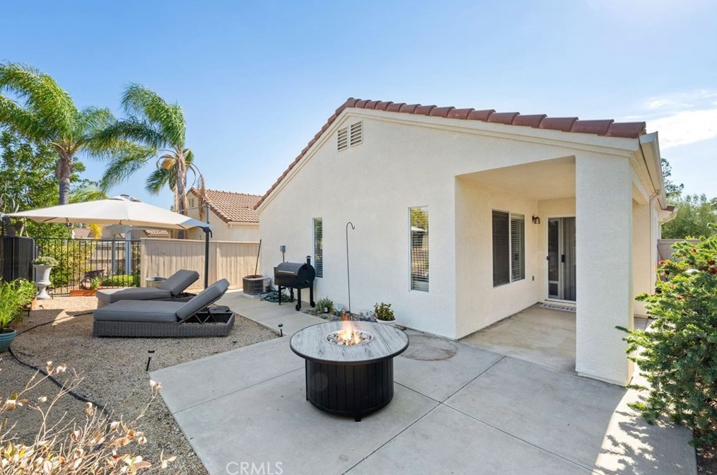 40640 Corte Albara, Murrieta CA  92562-5527 exterior