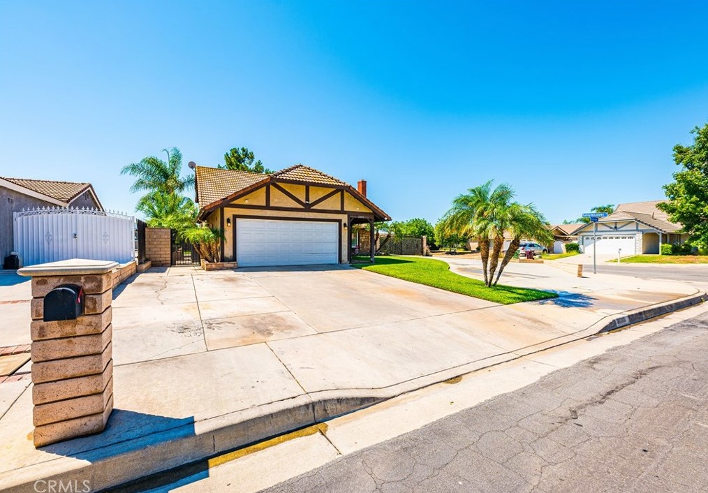 23193 Brookhaven Dr, Moreno Valley, CA 92553-5987