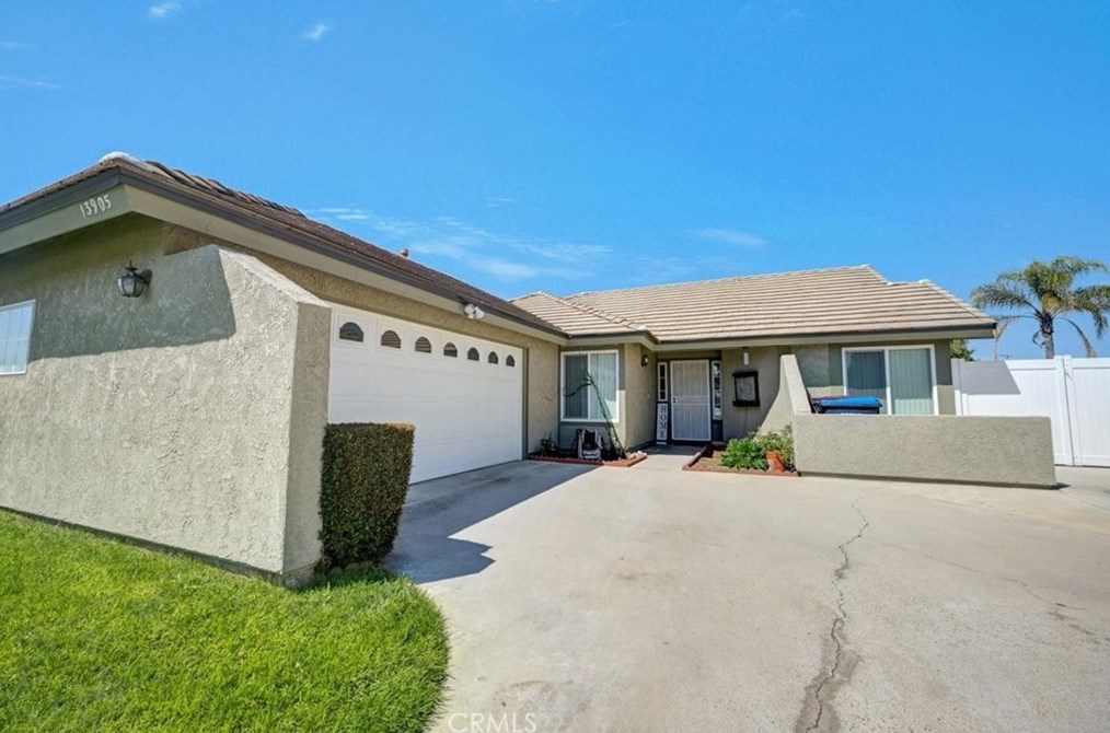13905 Calada Dr, Moreno Valley, CA 92553-3373