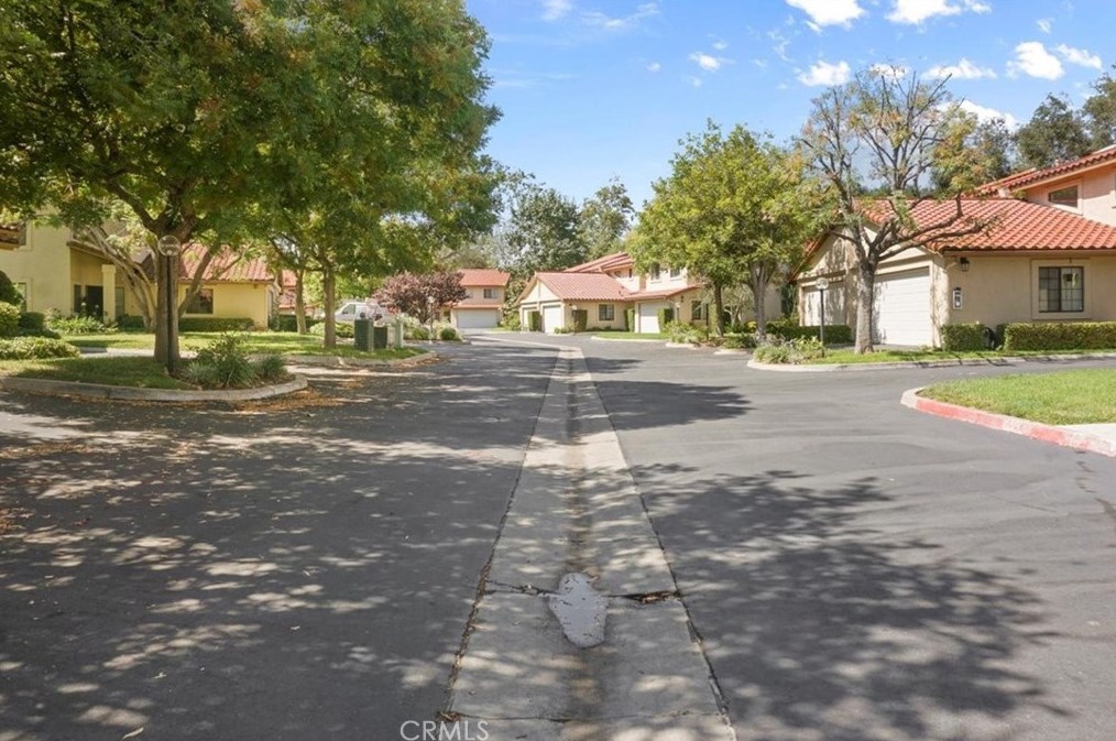 1718 Tecalote Dr, Fallbrook CA  92028-9321 exterior